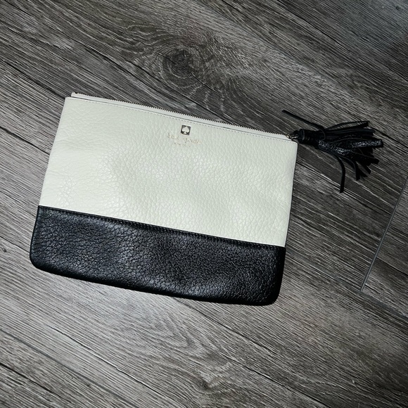 kate spade Handbags - Kate Spade Pouch
